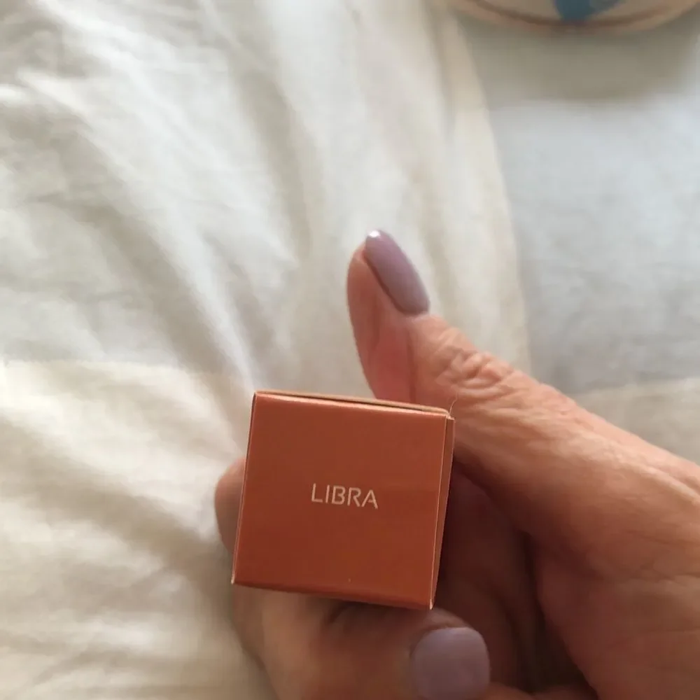 Juvia’s Place The Nude Peaches in Libra NIB